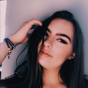 Meet your Posher, Katelyn